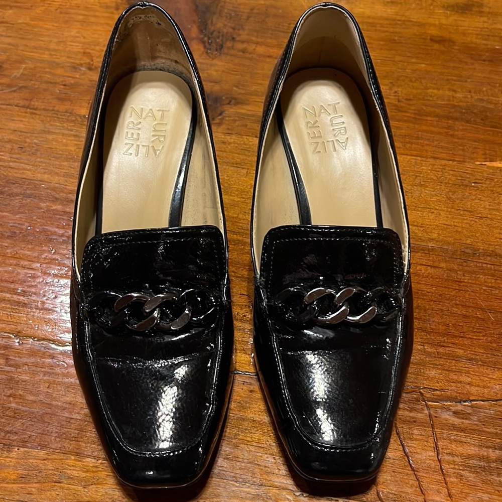 Women’s Naturalizer Black 2 inch heel